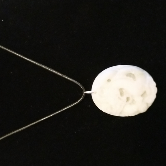 - 🐲 Beautiful dragon carved in solid White Jade on a black choker🐉 - Picture 3 of 5